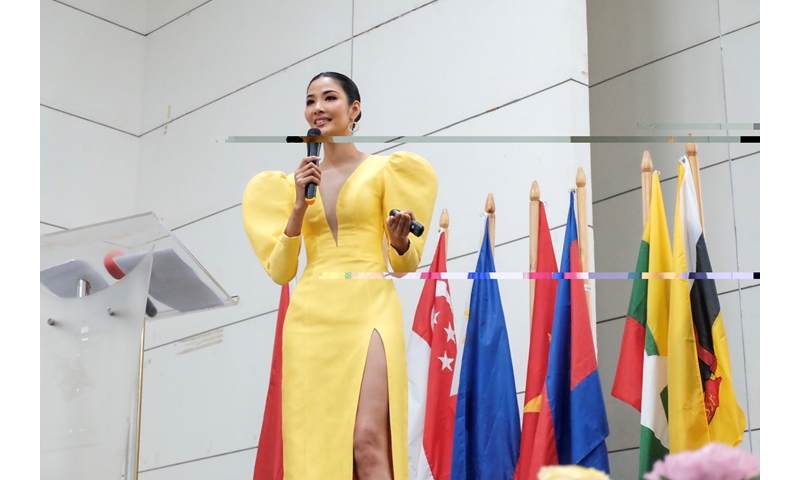 Á hậu Hoàng Thuỳ gây ấn tượng mạnh với bài diễn thuyết tại Philippines